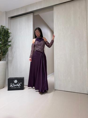 Evening dress with a distinctive design