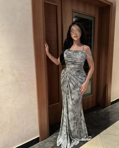 فستان ناعم بقصه مميزة