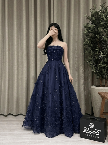 Evening dress with embroidery