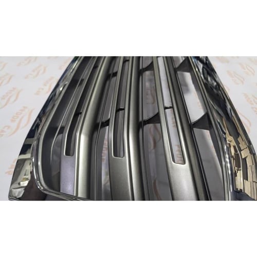 شبك لاندكروزر 2003 - 2005 فضي مع العلامة