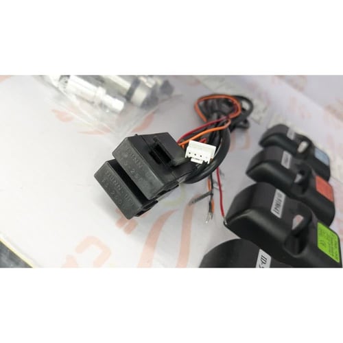 جهاز ضغط الكفرات لاندكروزر 98-2007 اصلي