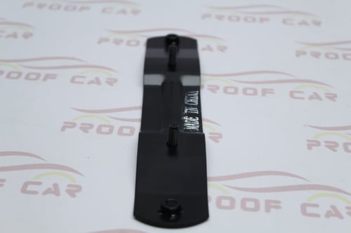 قاعدة لوحة يسار لاندكروزر شاص ربع اصلي / تجاري