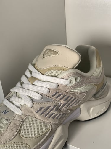 حذاء نيو بالانس ابيض - 9060 'TURTLEDOVE'