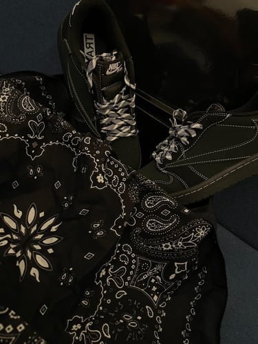 جوردن ترافيس اسود