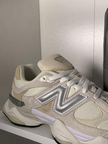 حذاء نيو بالانس ابيض - 9060 'TURTLEDOVE'