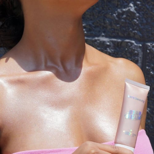 اضاءة جسم سائله من كارا بيوتي - COSMIC SHINE