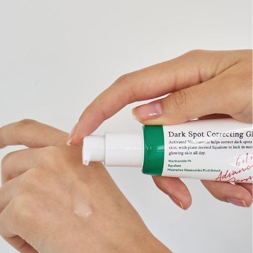 سيروم النضارة لتصحيح البقع الداكة وتفتيح البشرة من...