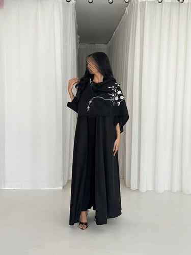 #62 عباية شامواه مع تطريز وطرحة سادة