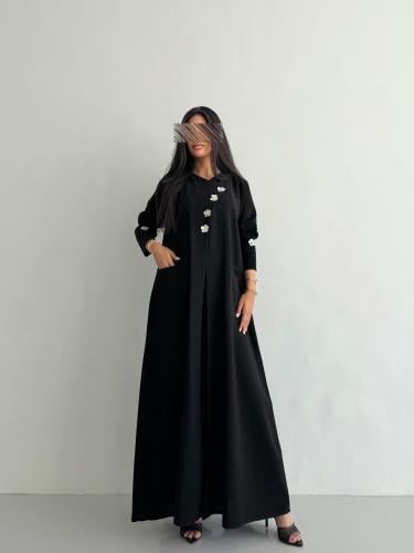 96# عباية قماش كريب كوري قصة نص كلوش مع وردات صدف...