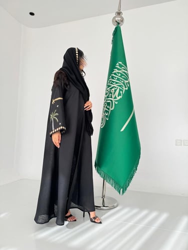 #46 عباية قماش لنن أسود قصة نص كلوش مع تطريز نخلة...