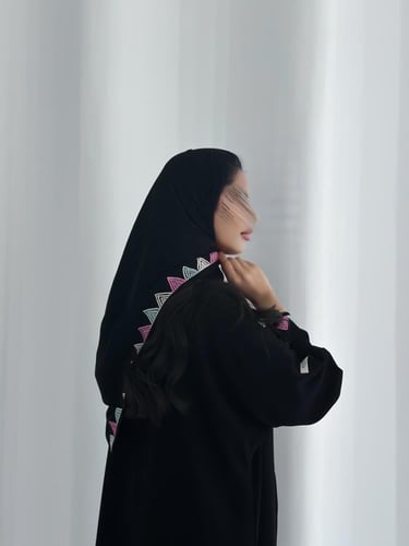 88# عباية قماش كريب ملكي تطريز قصة نص كلوش وطرحة