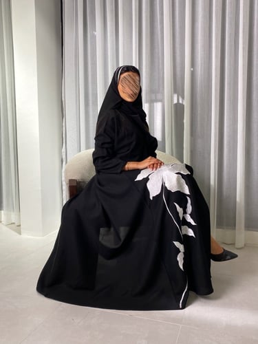 #43 عباية قماش كتان مع تطريز باللون الأبيض قصة نص...