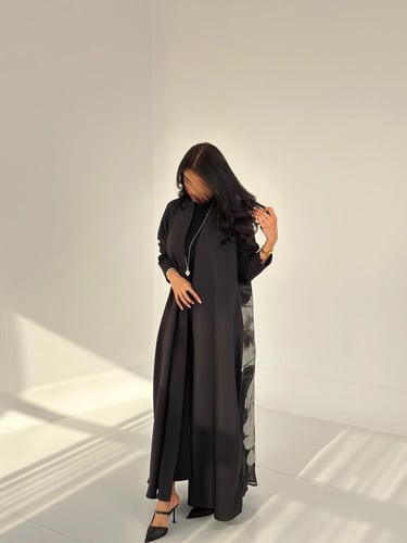 76# عباية قماش كريب مع قماش جاكار قصة نص كلوش وطرح...