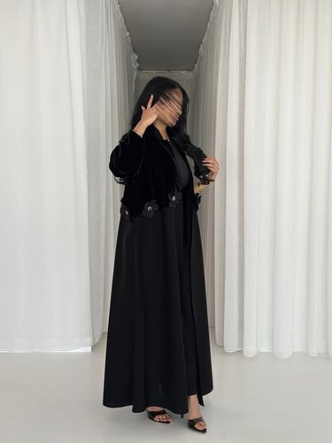 60# عباية شتوي كتان مع مخمل وورد بروش طرحة ساده