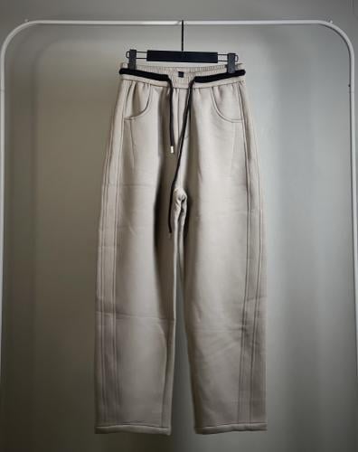 Urban Loaf Sweatpants with elastic waist.