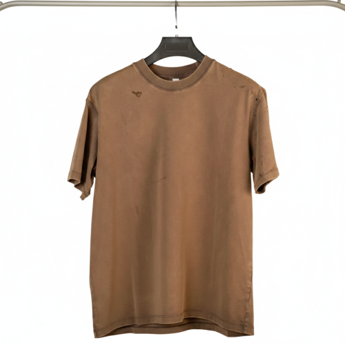 Oversized Earthy Tee cotton with a vintage look.