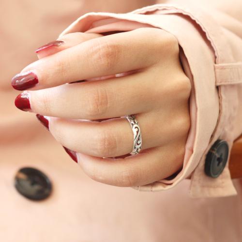 خاتم فضة نسائي بنقوش مميزه وفريده T-51