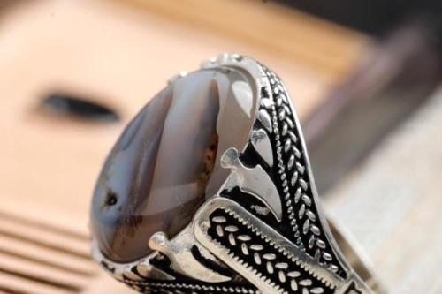 خاتم يمني بعقيق مميز وفريد B-010