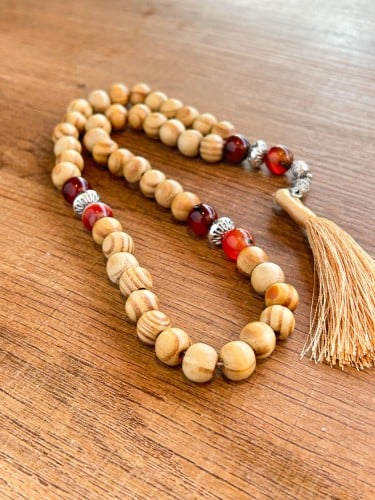 سبحة انيقة خشبي مع عقيق K.R39