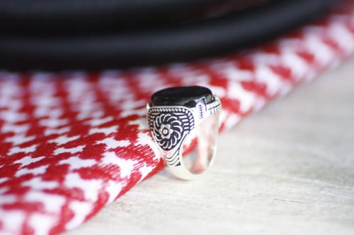 خاتم عقيق اسود مميز جداً