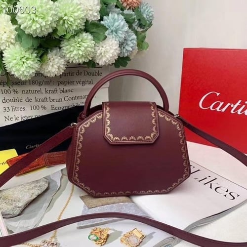 شنطة كارتيه نسائية