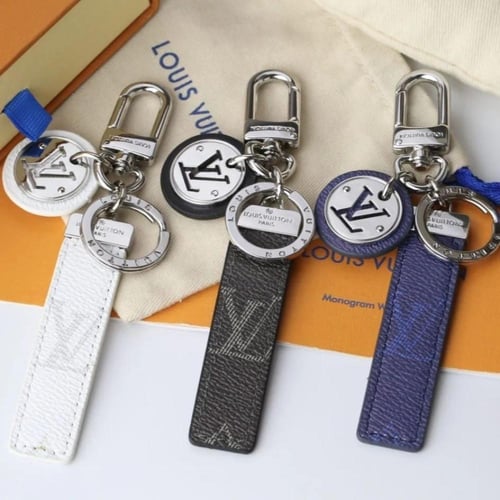 ميدالية لويس فيتون أزرق