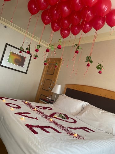 تنسيق كيك مع ورد