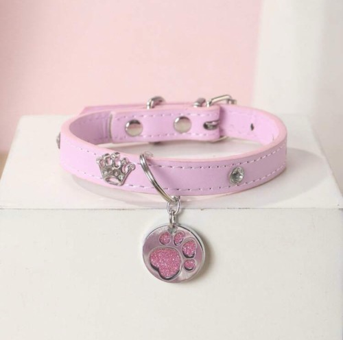 طوق عنق عريض مع تعليقة على شكل كف للقطط والكلاب بم...