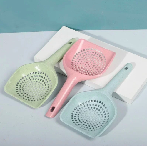 مجرفة رمل بألوان مختلفة