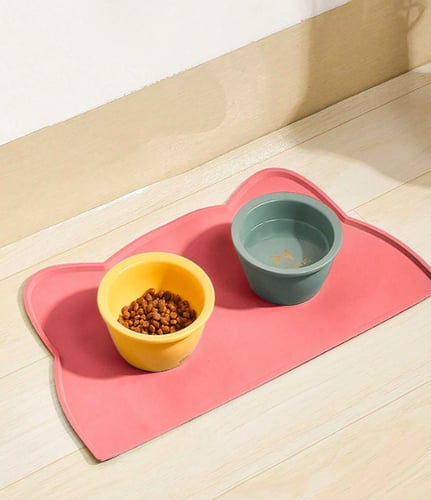 حصيرة سيليكون (فرشة) لطعام القطط والكلاب بألوان مخ...