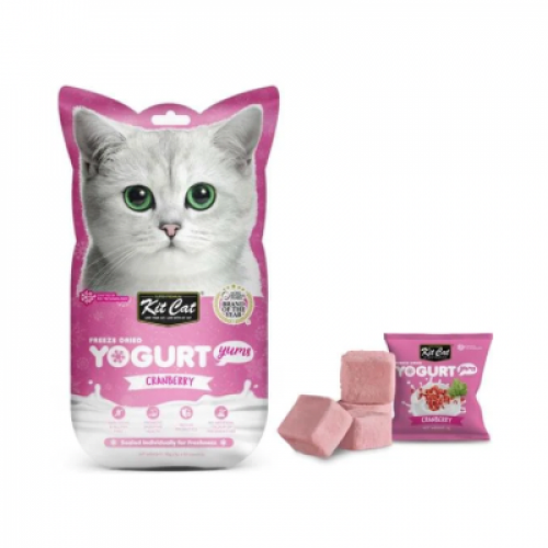 كت كات يوقارت مكافات مجففة للقطط بنكهة التوت البري...