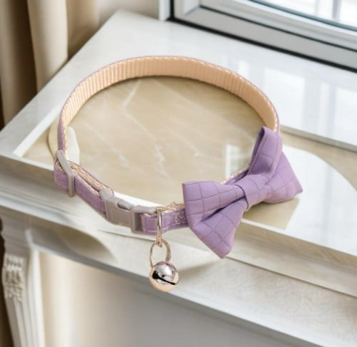 طوق عنق مع جرس على شكل فيونكة للقطط والكلاب - زهري