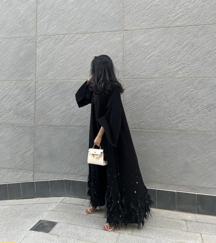 عباية سوداء ريش - 178