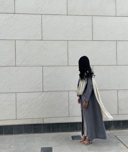 سوت رمادي - 171