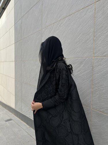 عباية سوداء x شك اسود - 180