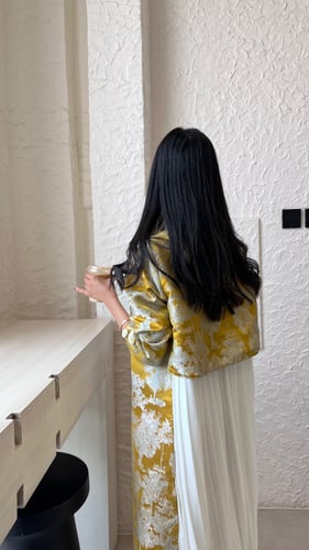 عباية تفتة بلون مميز مع كسرات - 089