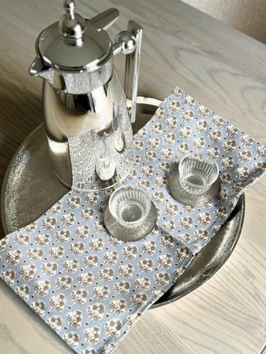 مفرش مربع صغير