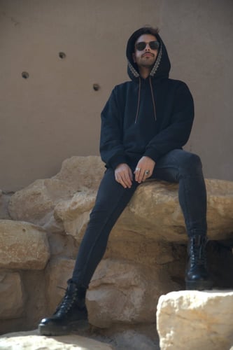 بلوفر القط العسيري الاسود