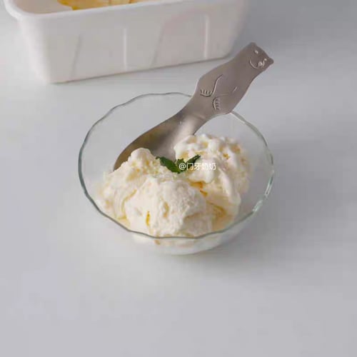 ملعقة آيس كريم