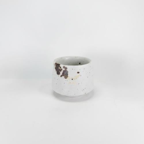 كوب سيراميك ابيض بقطرات القهوة البنيه 180 مل