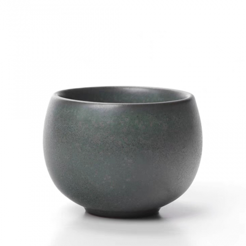 فنجان اخضر عشبي