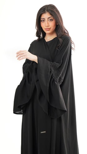 عباية باكمام كلوش مطرزه