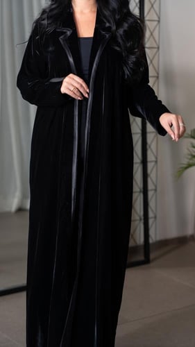 عباية بليزر مخمل