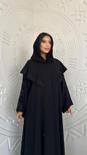 عباية كريب ملكي بقصة مثلث مطرزة