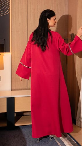 جلابية بلون وردي بشك كرستال