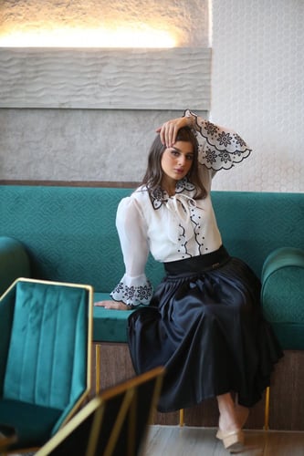 طقم بلوزة مطرزه وتنوره