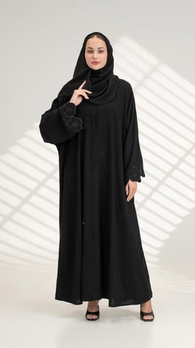 عباية باكمام مطرزة بورد