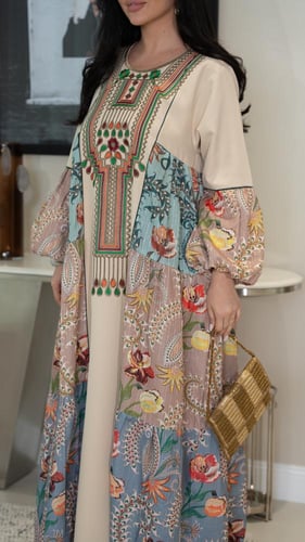 جلابية مطرزة بقصة طبقات