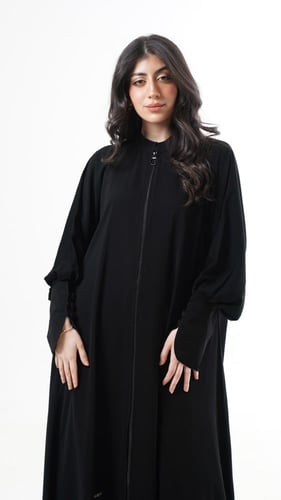 عباية كلوش بسحاب وازرار قماشية على الاكمام