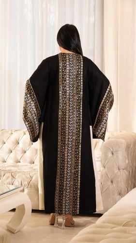 جلابية بقصة اكمام فخمة